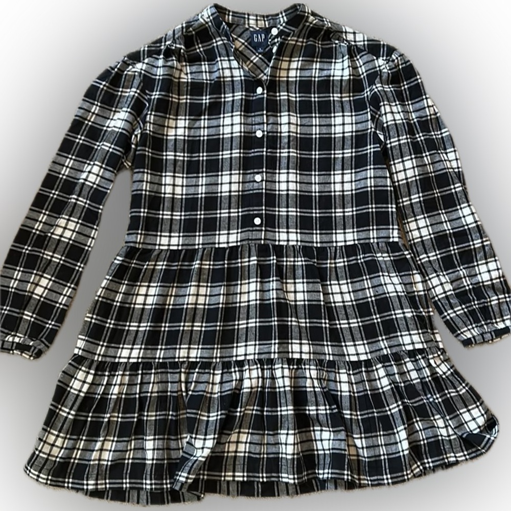 Small Gap Plaid Tiered Mini dress, black & white. Flannel material EUC